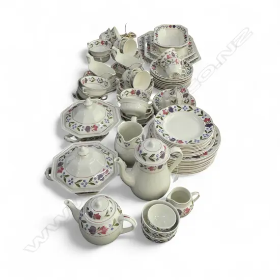 PC ADAMS CHINA  OLD COLONIAL PAT DINNER SERVICE