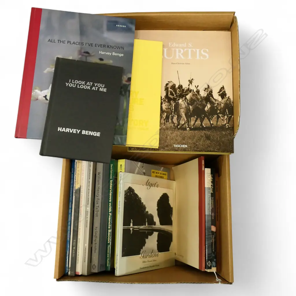 BOX OF ART, PHOTOGRAPHY & OTHER PUBLICATIONS Image 1++