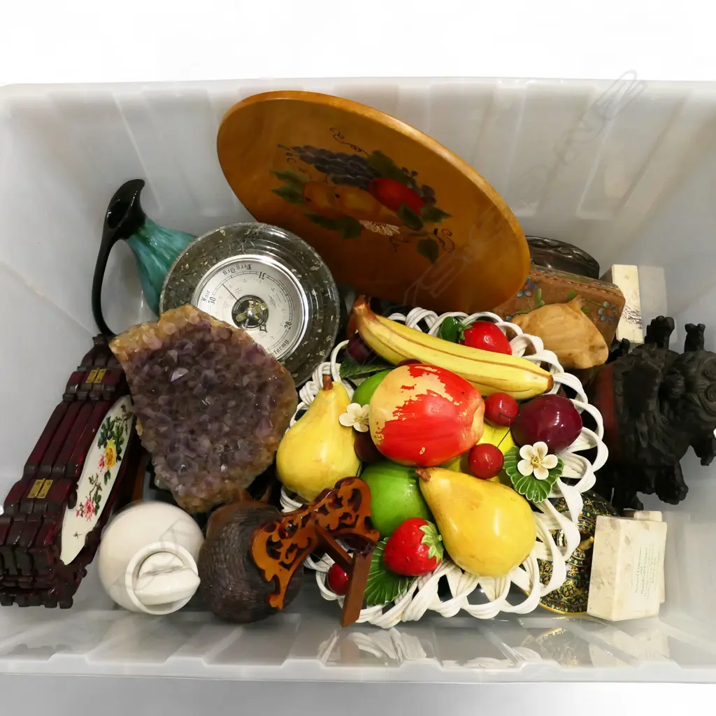 ASST. ITEMS; WOOD CARVINGS, CHINA FRUIT BOWL ETC Image 1++