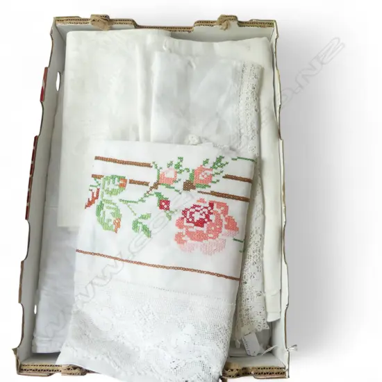 TRAY OF 9 LINEN & DEMASK  TABLE CLOTHES 2000MM LONGEST