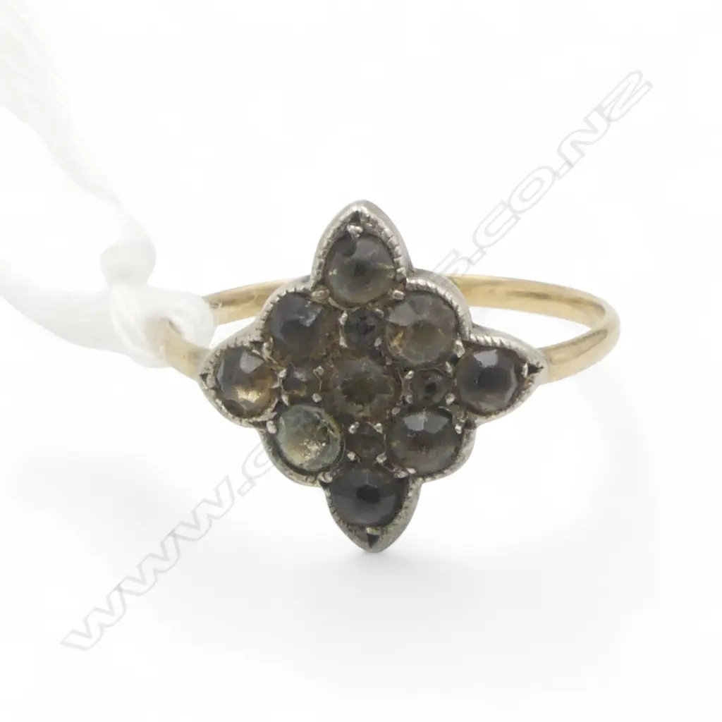 1920's 9ct GOLD & multi PASTE RING with fine band 1.54gms SIZE M Image 1++