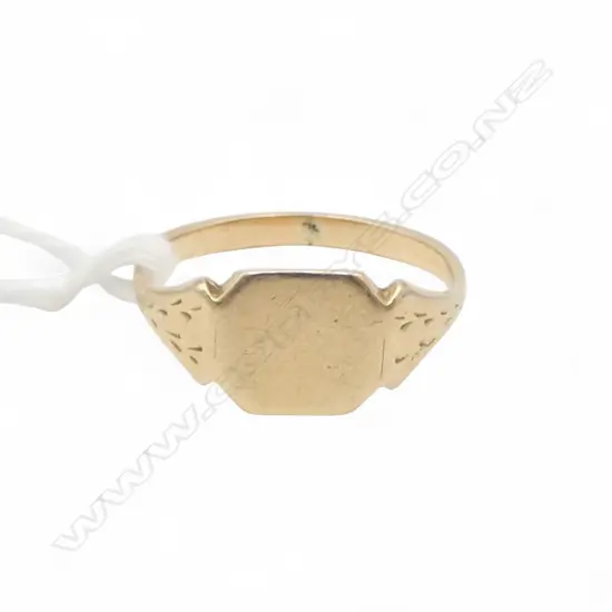9ct GOLD VINTAGE SIGNET RING 1.8gms SIZE L