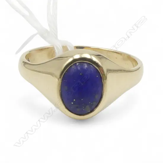 9ct GENTS CAB. LAPIS RING, 3.6gms SIZE R