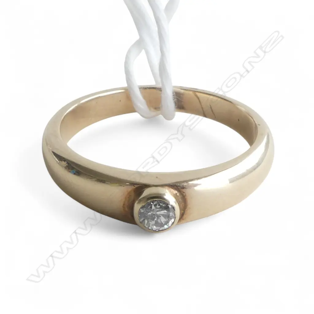 9ct Y/GOLD DIAMOND SOLITAIRE RING 3.08gms SIZE K Image 1++