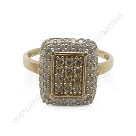 9ct GOLD & DIAMOND CLUSTER RING 2.39gms SIZE N