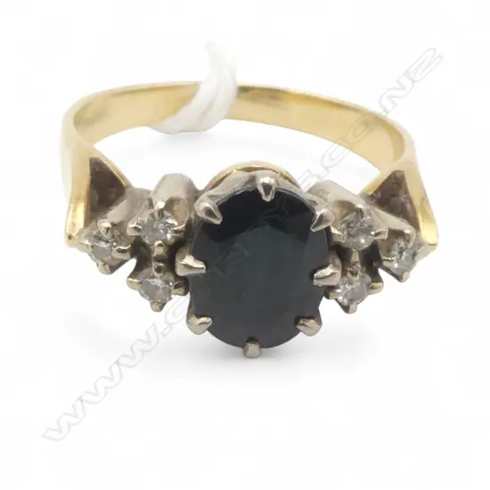 18ct GOLD SAPPHIRE & SIX DIAMOND RING 5.56gms SIZE P