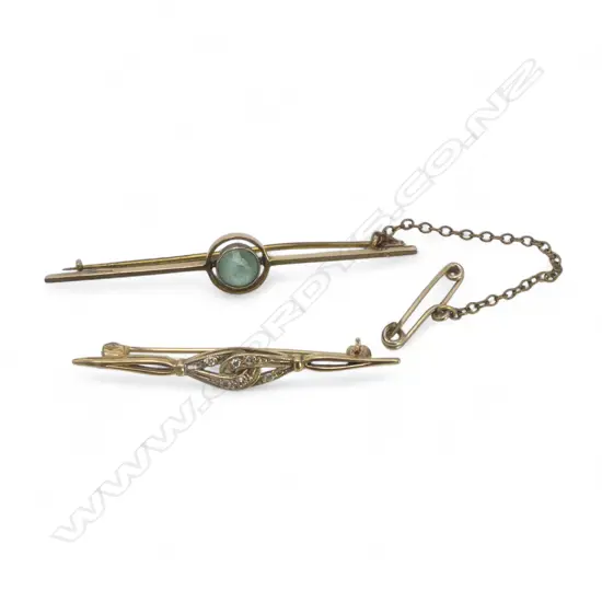 2 9ct BAR BROOCHES, 4.3gms