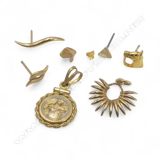 8 PCES GOLD SCRAP: 9ct 3gms + 18ct 0.7gms + 1 x plated earring
