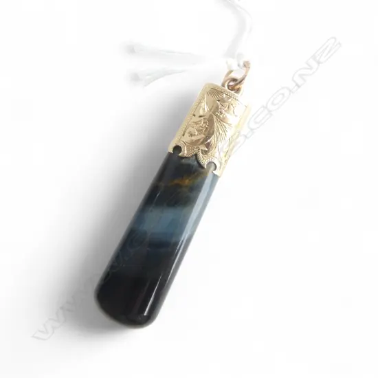 18ct GOLD MOUNTED TIGERS EYE PENDANT 15.15gms L.56mm