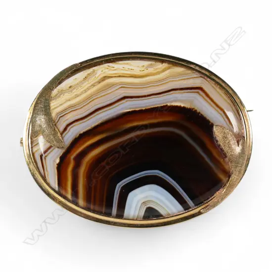 9ct gold agate brooch 13.5gms