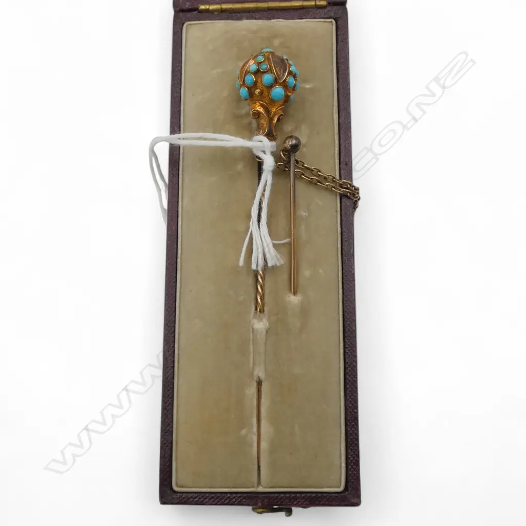 Large Victorian boxed 9ct gold turquoise stick pin 4.24gms. Image 1++