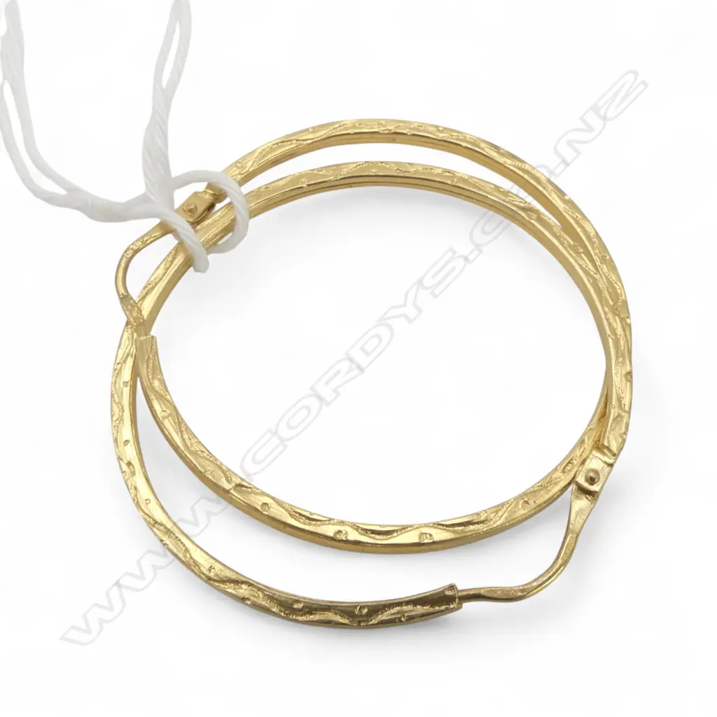 PR ITALIAN 18ct YELLOW GOLD LARGE engraved HOOP EARRINGS Dia.35mm. 3.4gms Image 1++