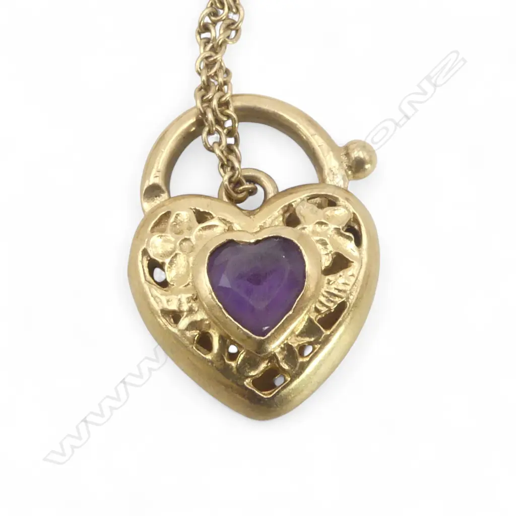 9ct YELLOW GOLD BRACELET with amethyst set to the heart clasp 10.6gms Image 1++