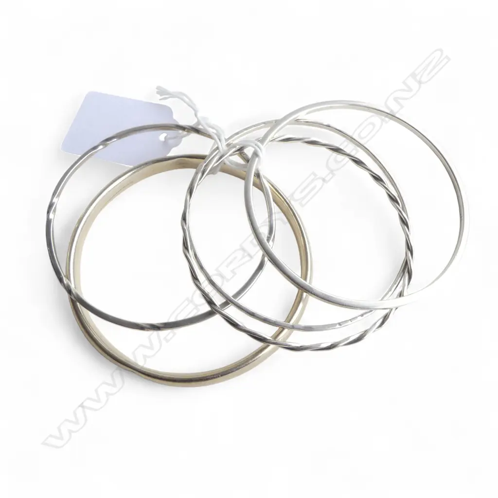 5 STG SILVER BANGLES, (1 SILVER GILT) 34.9gms Image 1++