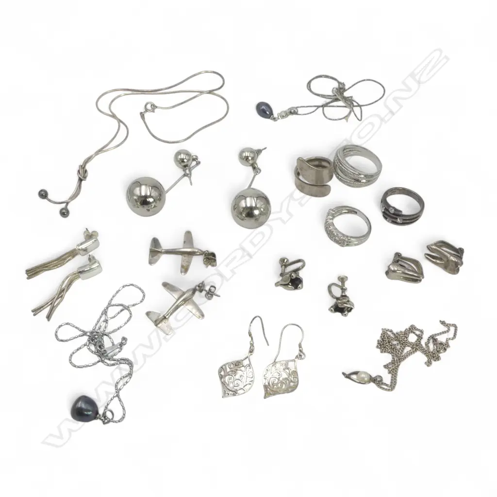 SILVER TONE JEWELLERY; 6 PRS EARRINGS, 4 NECKLACES, 4 RINGS - SOME STG Image 1++