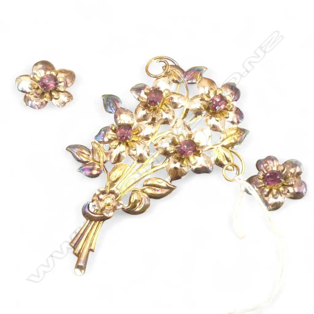 VINTAGE SILVER GILT & ALMANDINE COLOURED GLASS LARGE FLORAL BROOCH & EARRING SET. Boxed. Named JACOB'S San Diego Image 1++