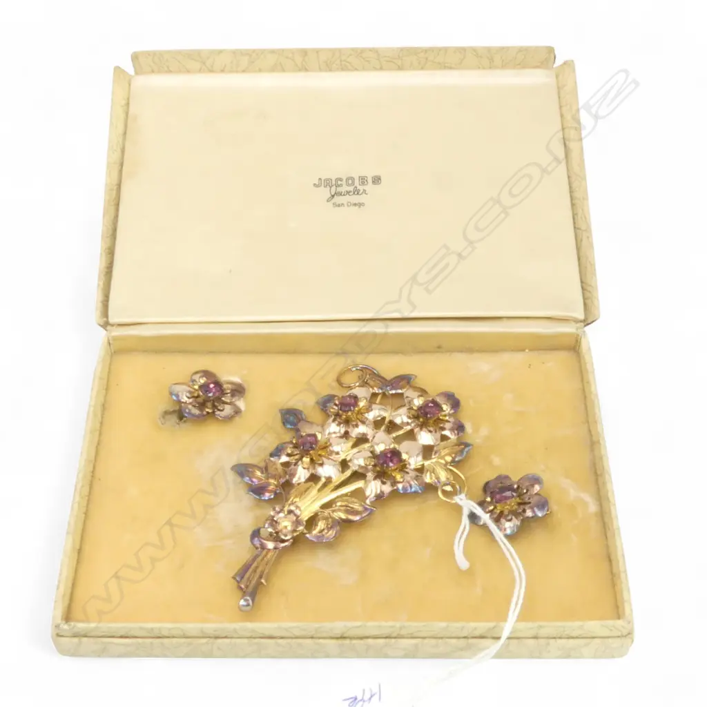 VINTAGE SILVER GILT & ALMANDINE COLOURED GLASS LARGE FLORAL BROOCH & EARRING SET. Boxed. Named JACOB'S San Diego Image 1++