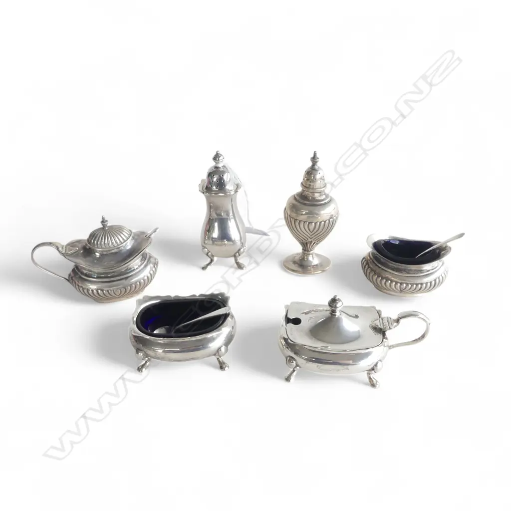 6 STG SILVER CONDIMENTS; 4 SALTS & 2 PEPPERETTES 306gms Image 1++