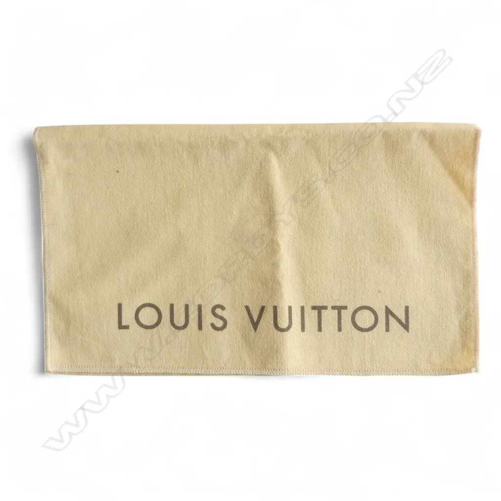 LOUIS VUITTON MONOGRAM VERNIS ROSEWOOD AVENUE SHOULDER BAG. Used. With dust cover bag Image 1++
