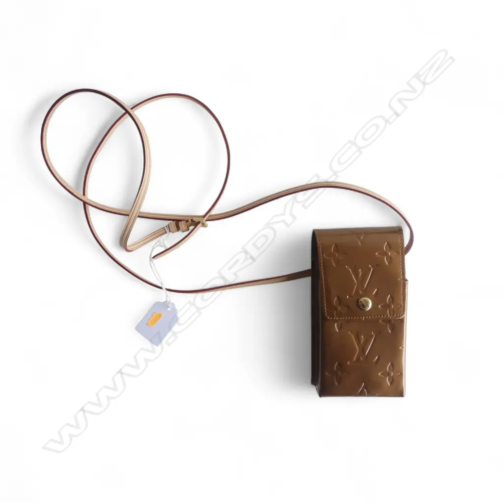 LOUIS VUITTON LV MONOGRAM GOLD VERNIS POUCH w BELT & DUST BAG, unused condition 70x25x135mm Image 1++