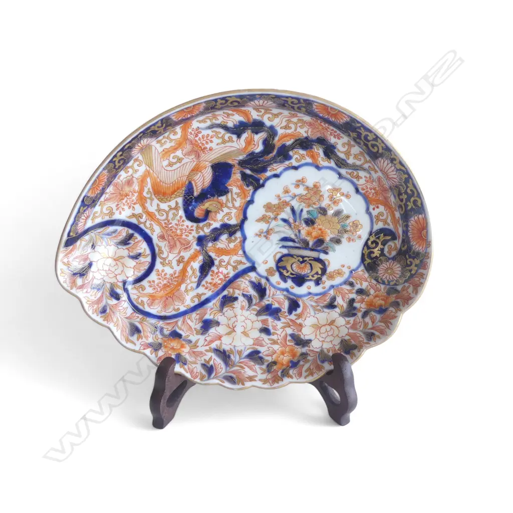 CHINESE IMARI C.1900 ABALONE SHAPED DISH gilt enrichments. L.215mm. On stand Image 1++