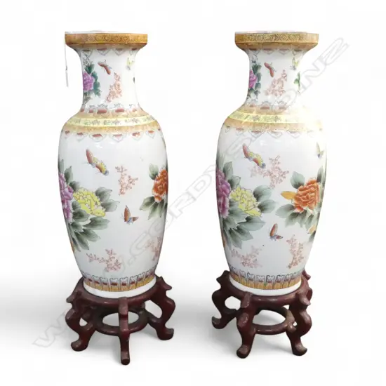 PR CHINESE VASES ON STANDS H.765mm