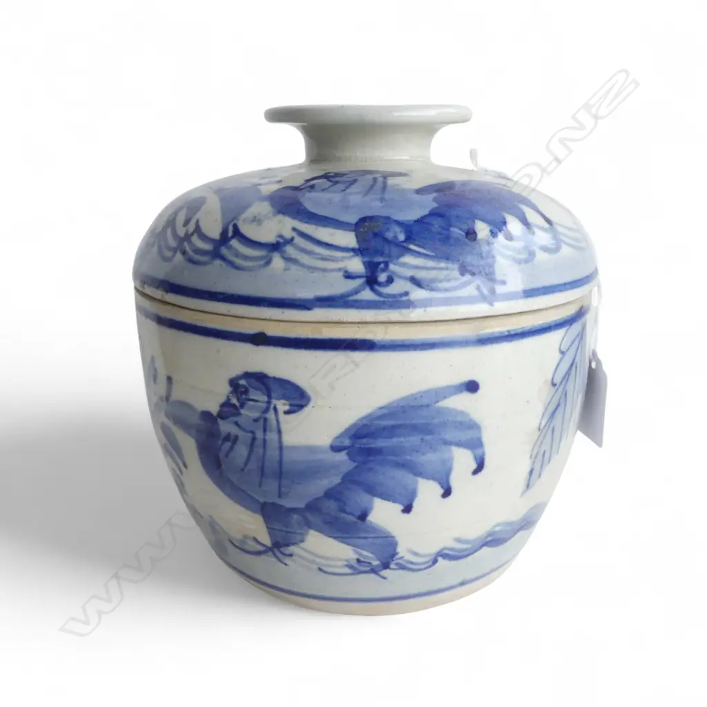 CHINESE B/W LIDDED CONTAINER H.170mm Image 1++
