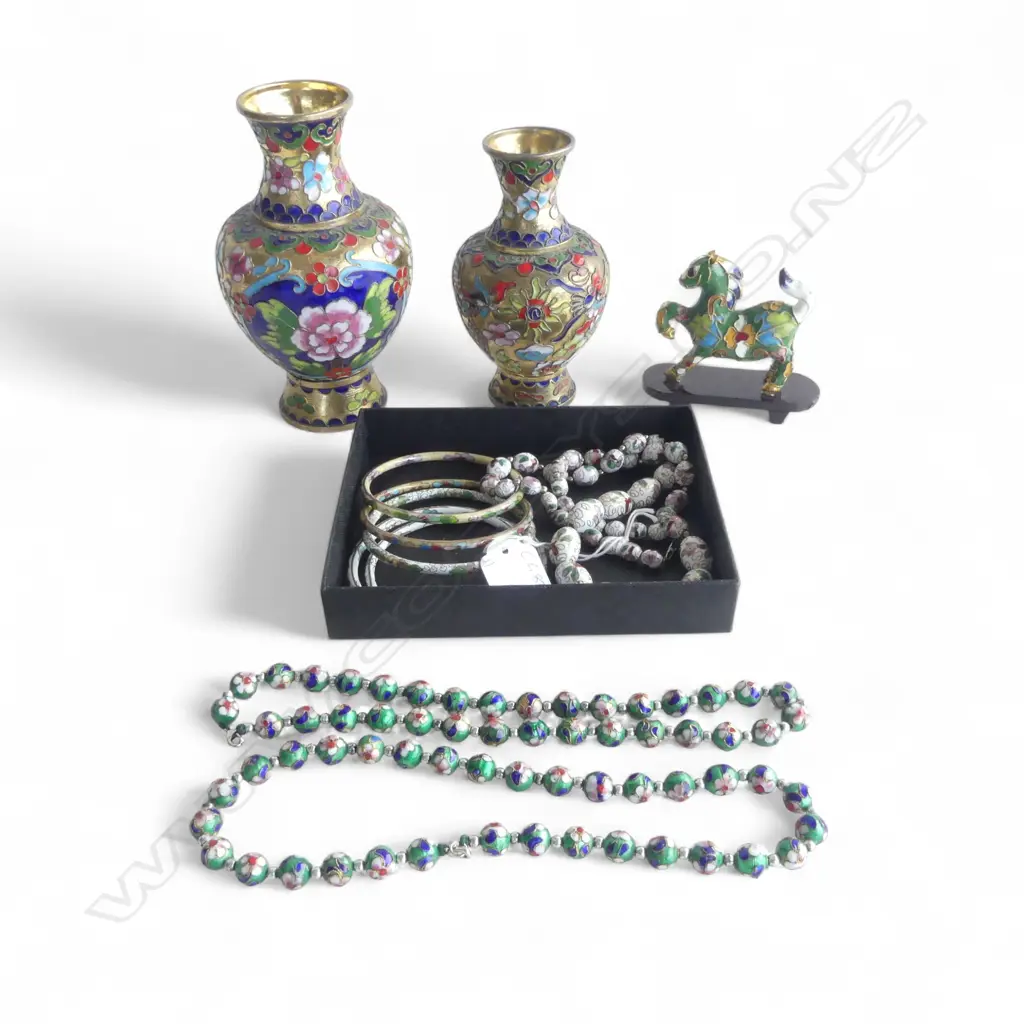 11 PCES CLOISONNE; 2 VASES H.145mm, HORSE, 3 NECKLACES, 5 BANGLES Image 1++
