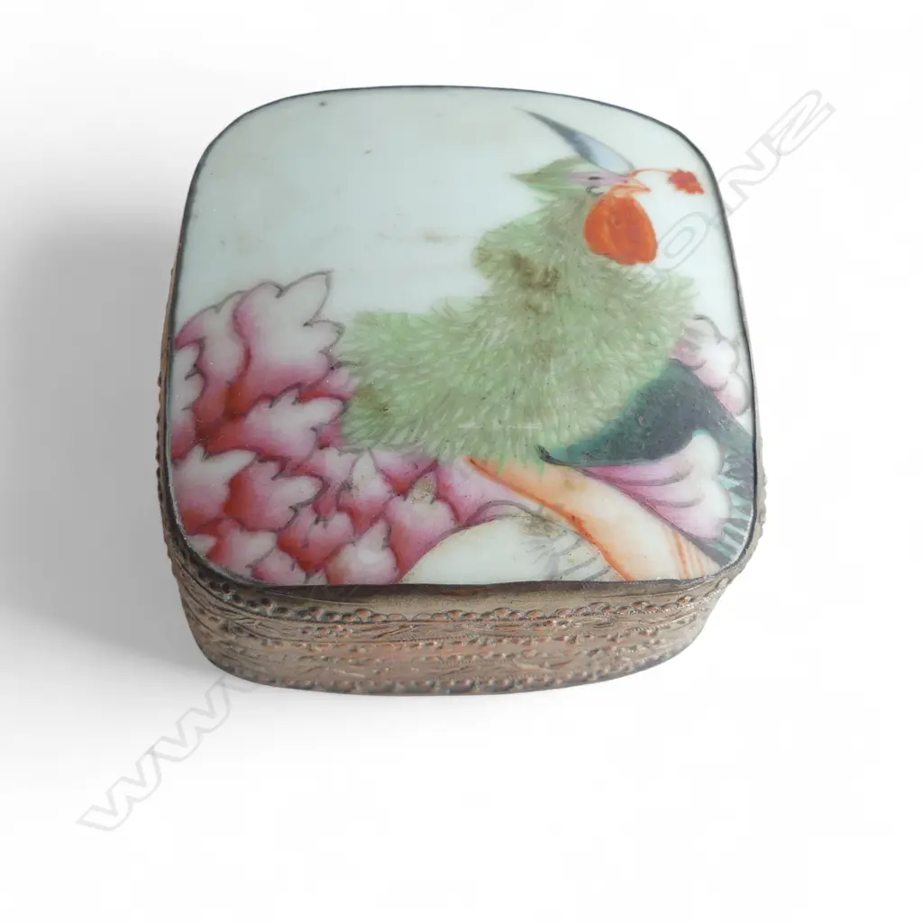 4 CHINESE REVERSE PAINTED GLASS SNUFF BOTTLES H.95mm + LIDDED CONTAINER  Image 1++