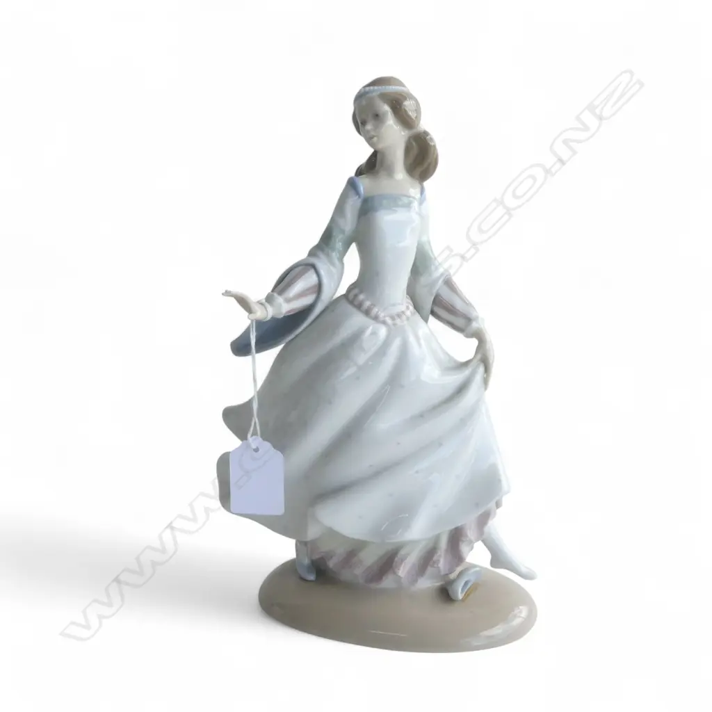LLADRO FIGURE DANCING GIRL H240MM Image 1++