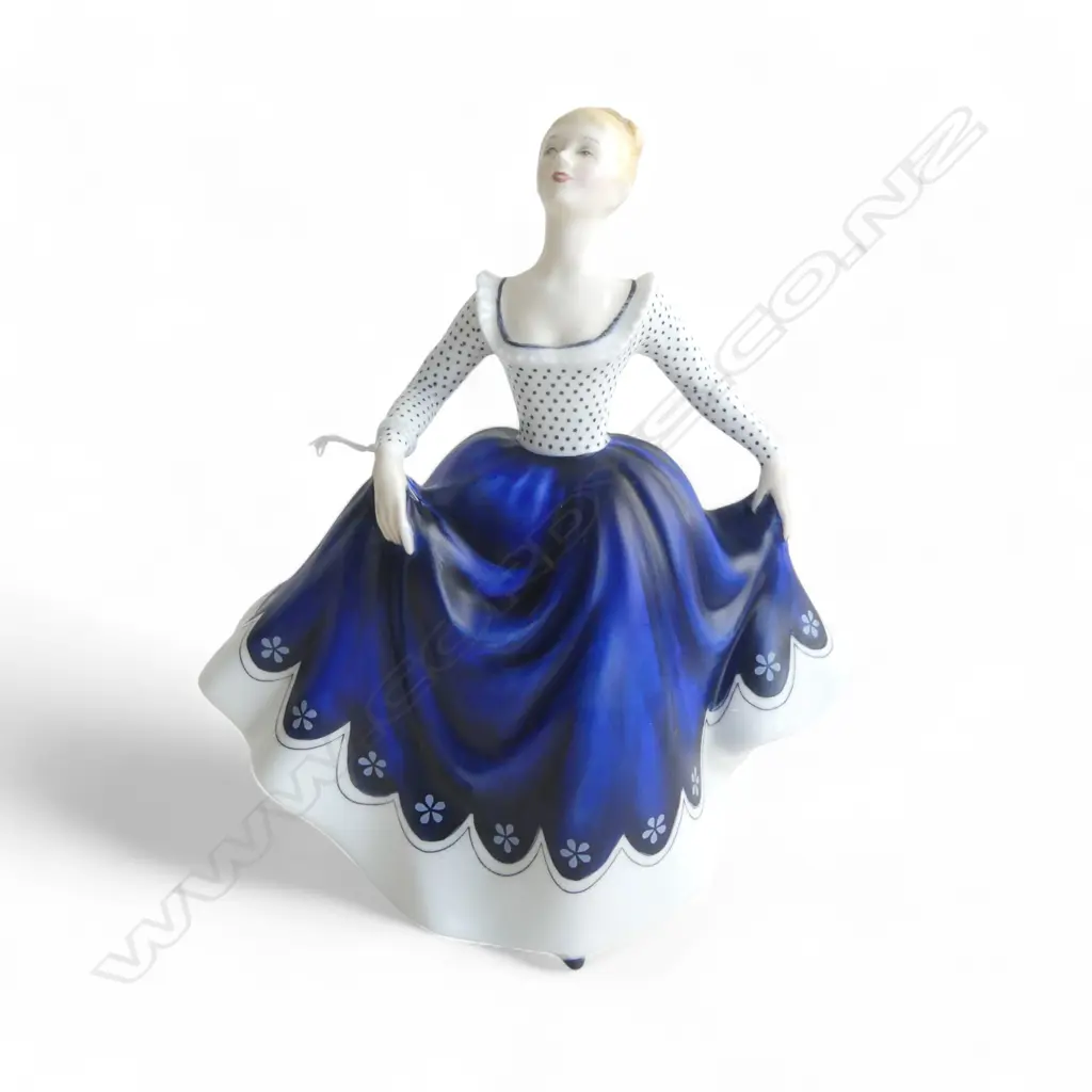R/D FIGURINE LISA H190MM Image 1++