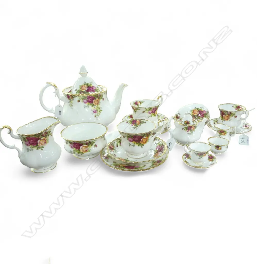 ROYAL ALBERT 'OLD COUNTRY ROSES' 2 PLACE TEA SERVICE Image 1++