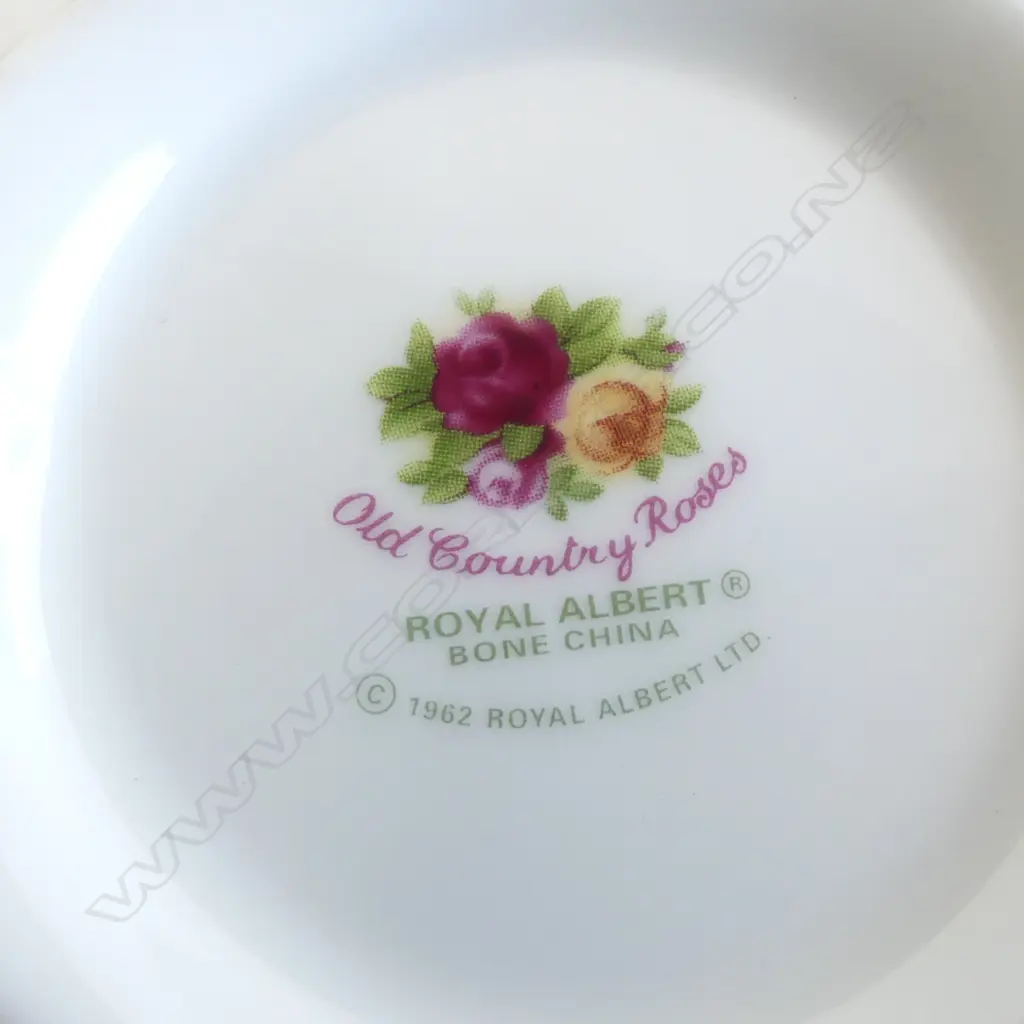 ROYAL ALBERT 'OLD COUNTRY ROSES' 2 PLACE TEA SERVICE Image 1++