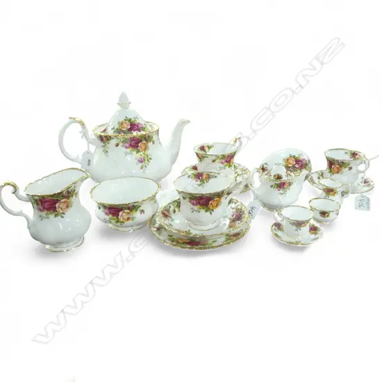 ROYAL ALBERT 'OLD COUNTRY ROSES' 2 PLACE TEA SERVICE