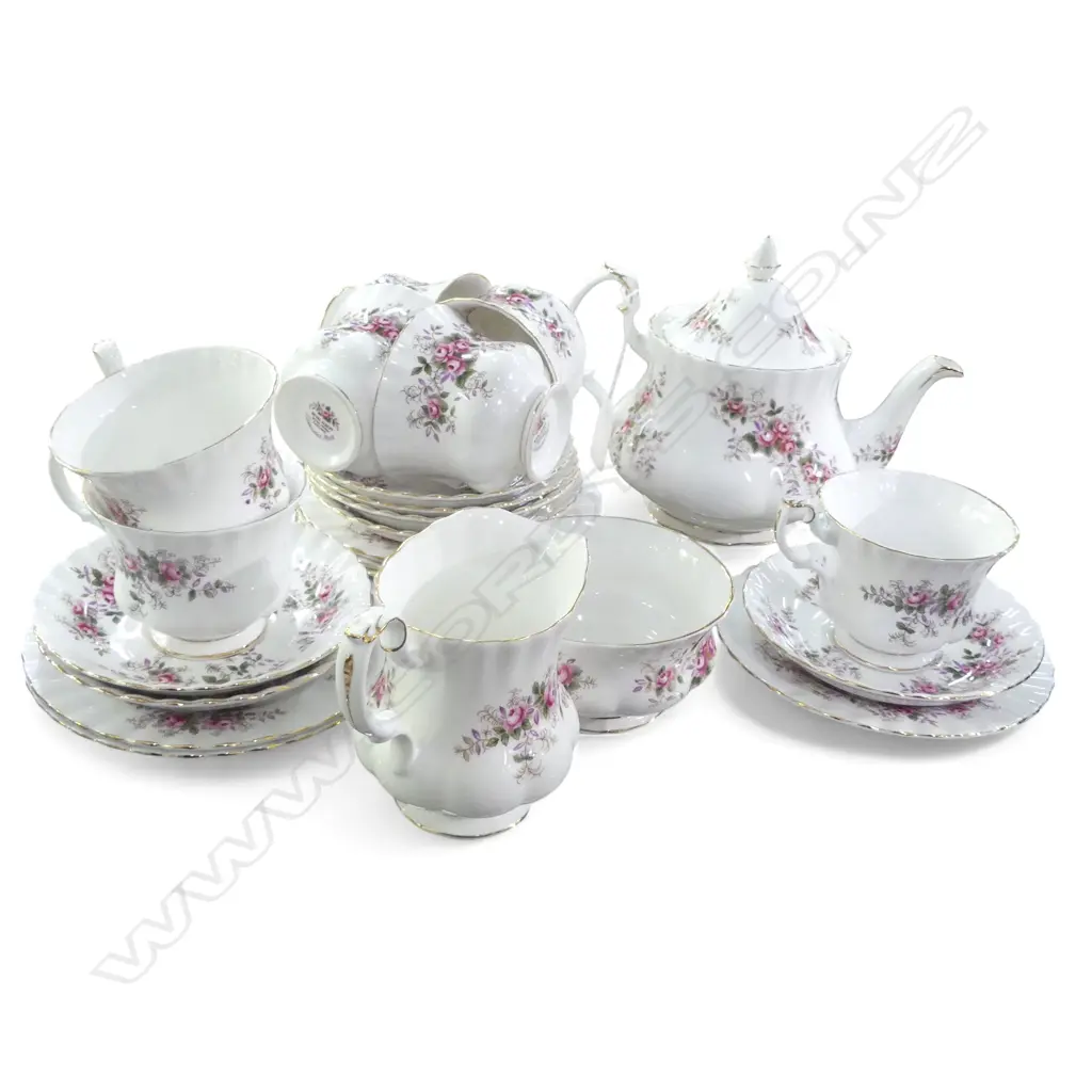 R/ALBERT LAVENDER ROSE PAT 3PCS TEASET & 7 CSPS TEAPOT H150MM Image 1++