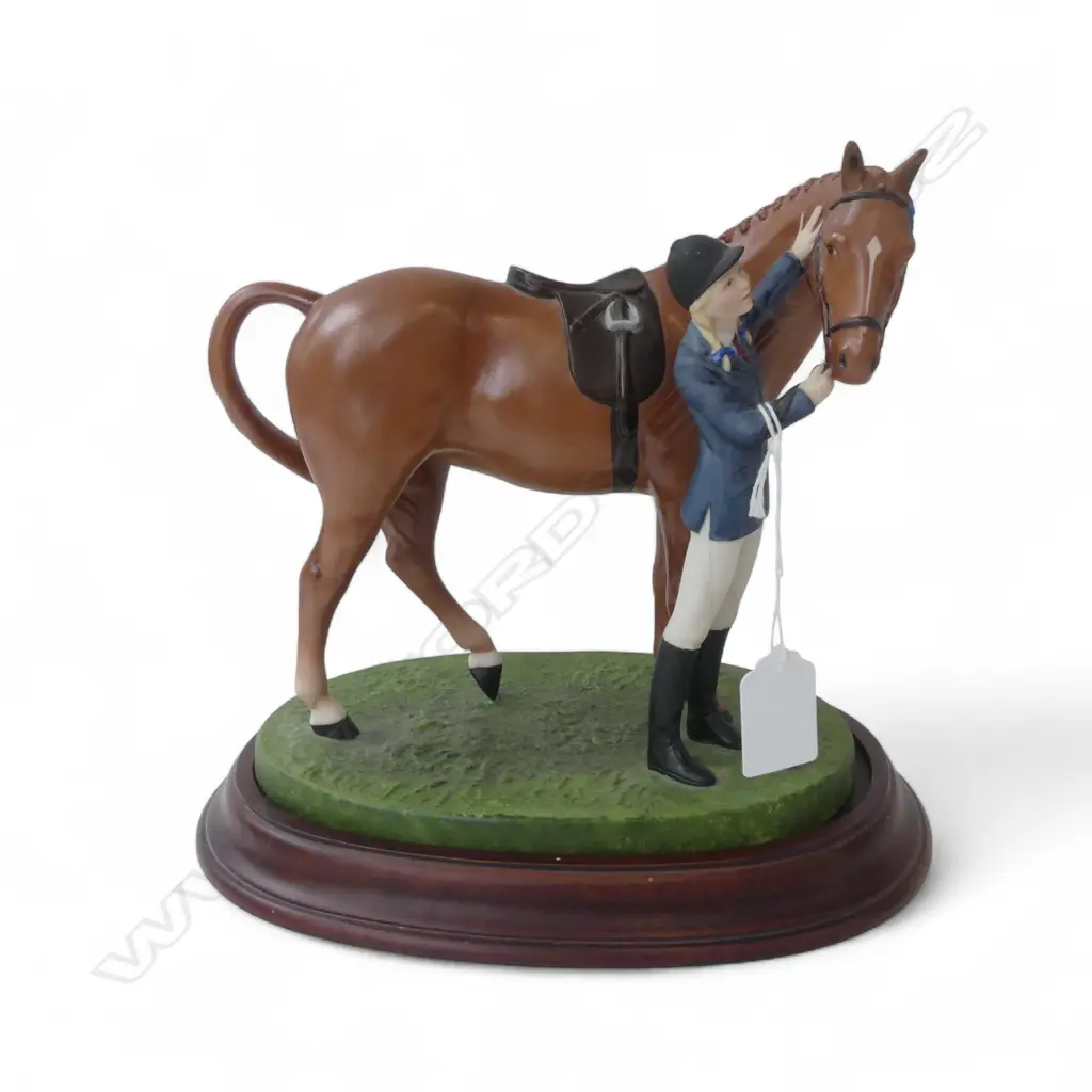 FRANKLIN MINT HORSE & RIDER  FIRST PRIZE ON WOOD BASE H220MM Image 1++