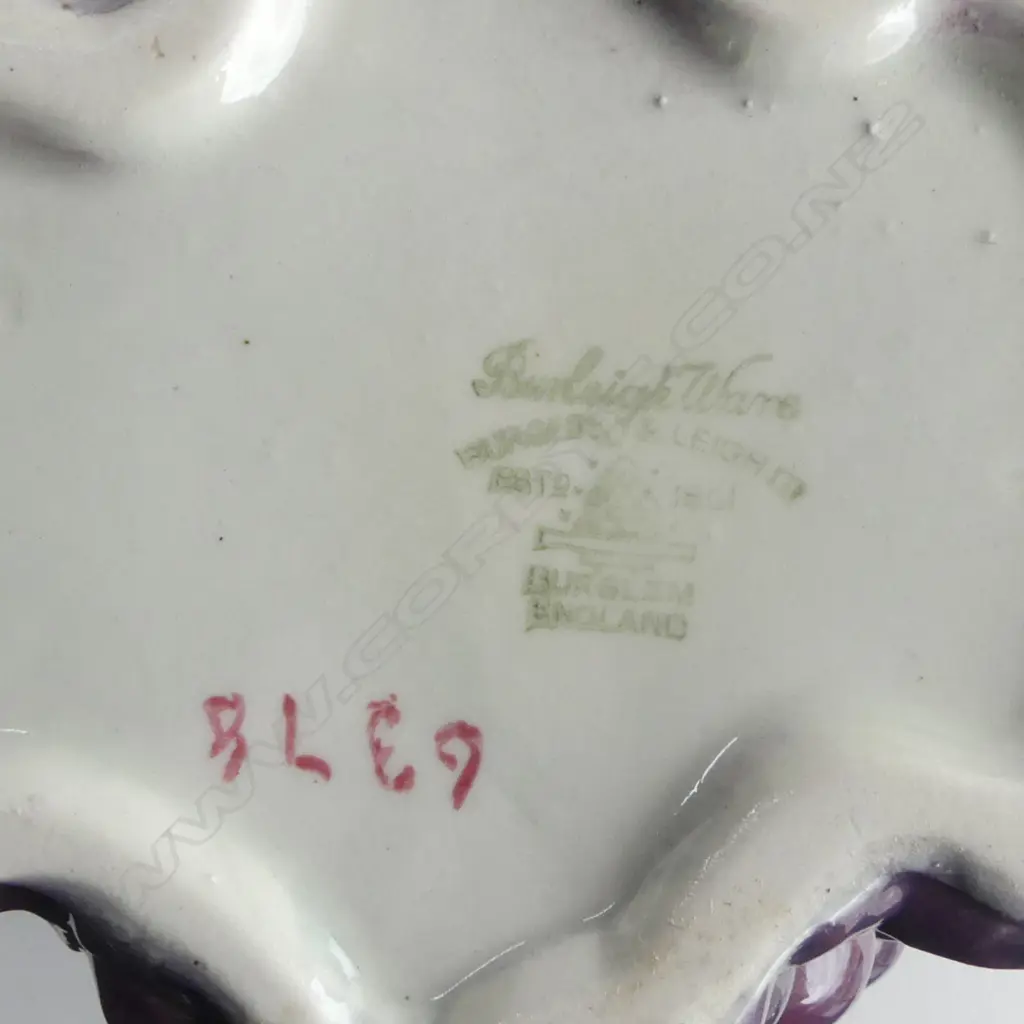 A PAIR OF ART DECO BURLEIGH WARE 'GRAPE' JUGS 170mm (H) PLUS TWO ROYAL BAYREUTH GRAPE VESSELS, BOWL AND JUG (70mm) H Image 1++