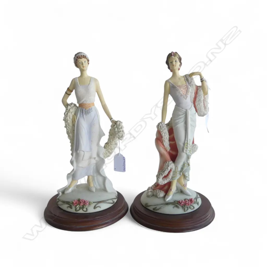 2 LEONARDO COLLECTION FIGURINES H300MM Image 1++