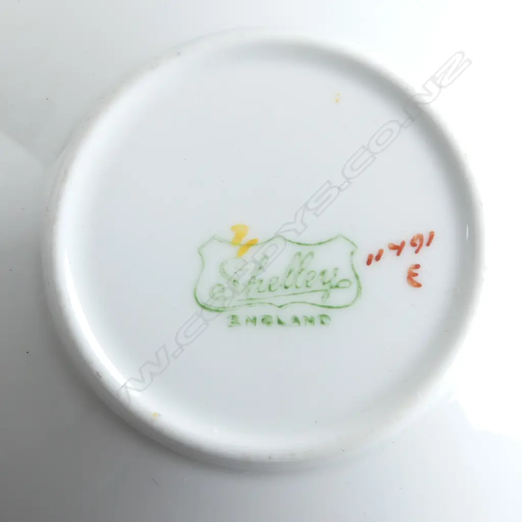 SHELLEY ART DECO MODE FORM CUP & SAUCER Image 1++