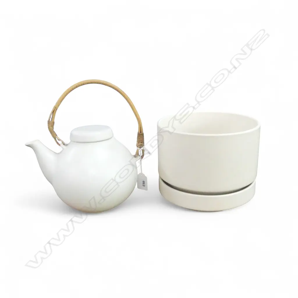 2 PCES ARABIA FINLAND; GA3 TEAPOT BY ULLA PROCOPE, POT PLANT & SAUCER H.155mm Image 1++