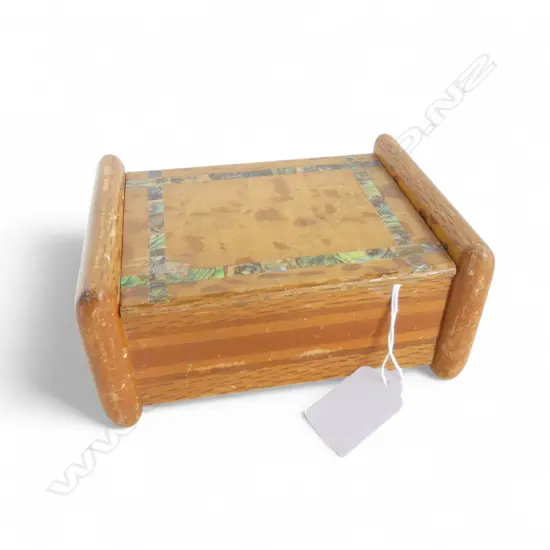 VINTAGE ATAAHUA NZ WOODS & PAUA SHELL SECTION INLAID BOX with paper work W.