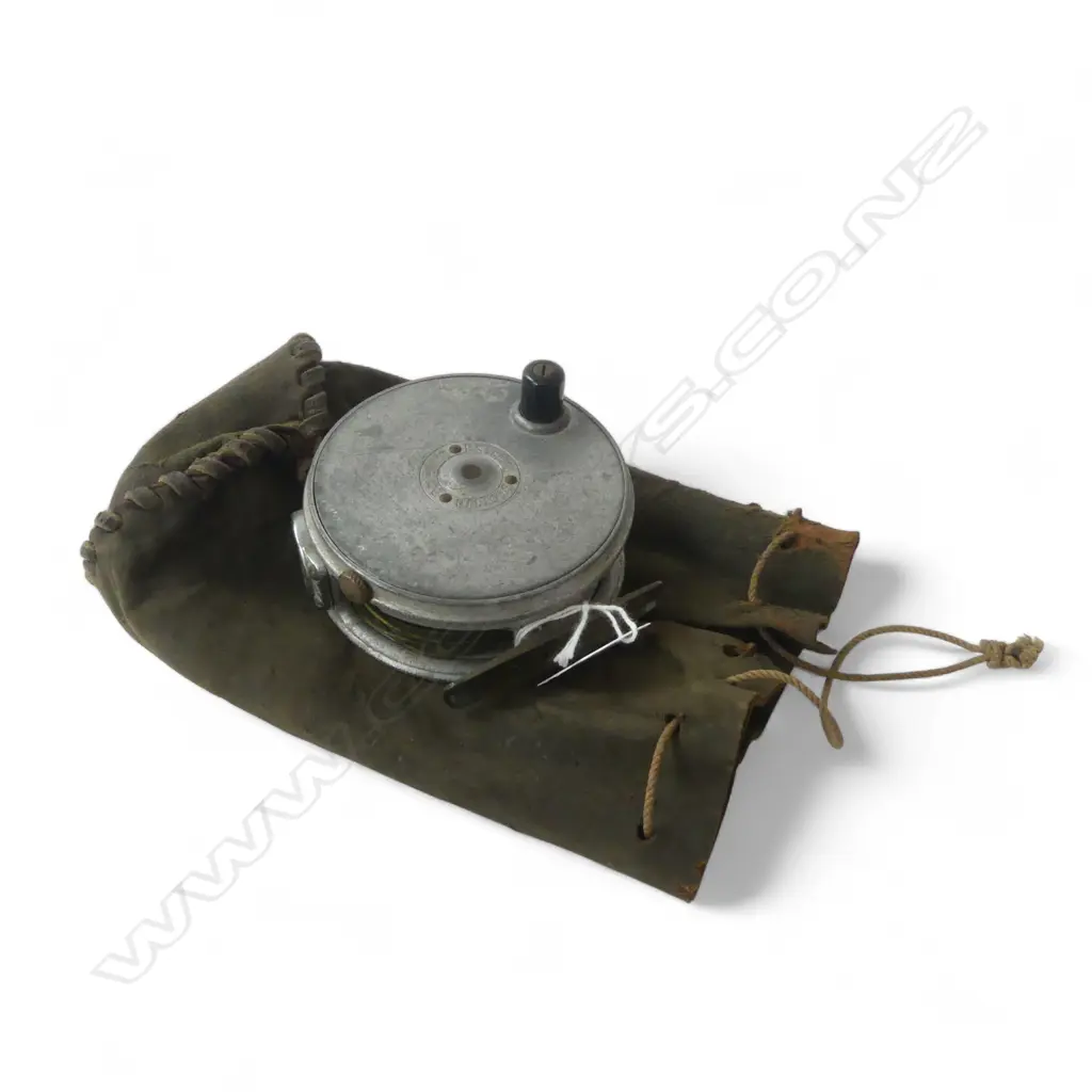 F. STEANS SCOYLAND FRESHWATER REEL IN OLD LEATHER BAG Image 1++