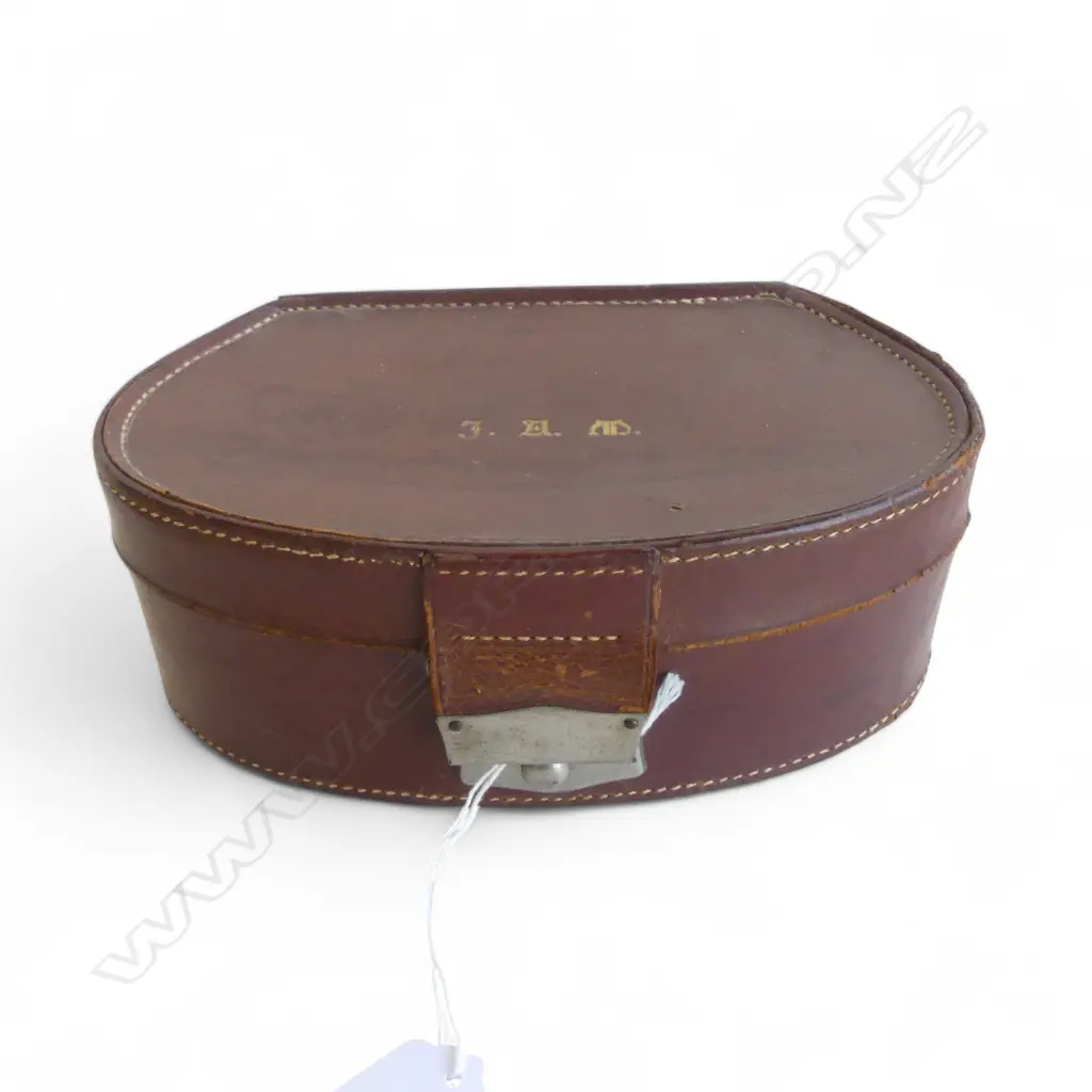 ASST. BADGES & CUFFLINKS ETC IN LEATHER CASE W.210mm Image 1++