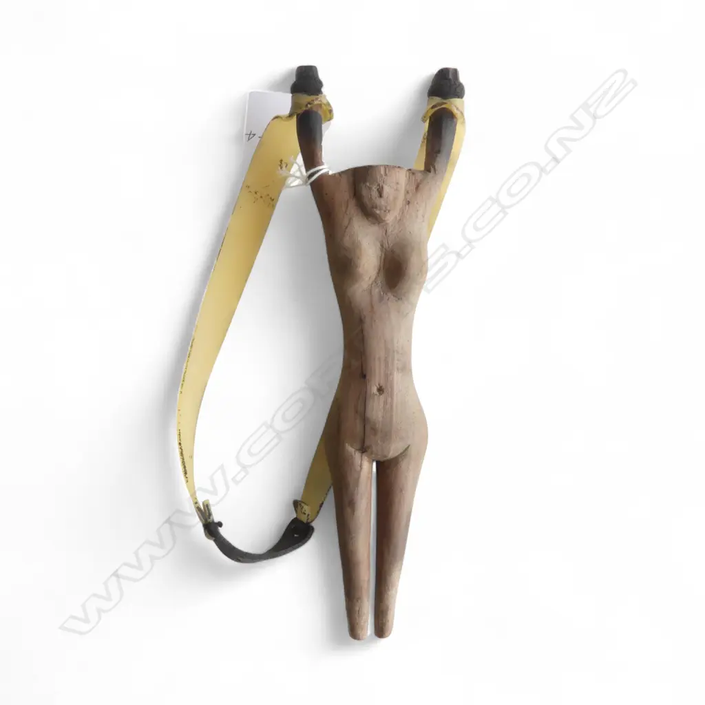 FOLK ART SLINGSHOT w modern plastic band Image 1++