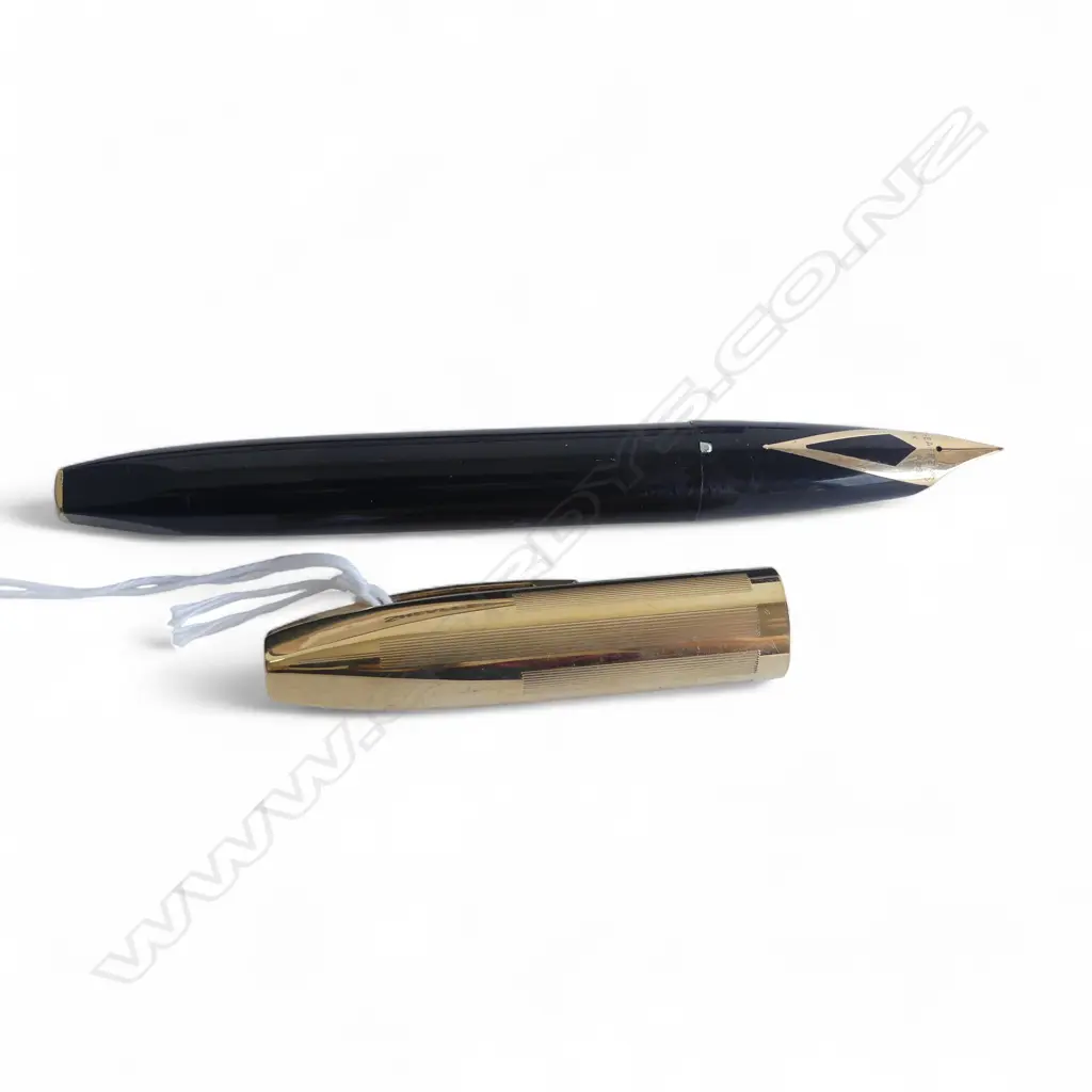 SHEAFFER FOUNTAIN PEN w. 14K NIB in box Image 1++