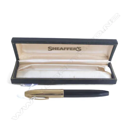 SHEAFFER FOUNTAIN PEN w. 14K NIB in box