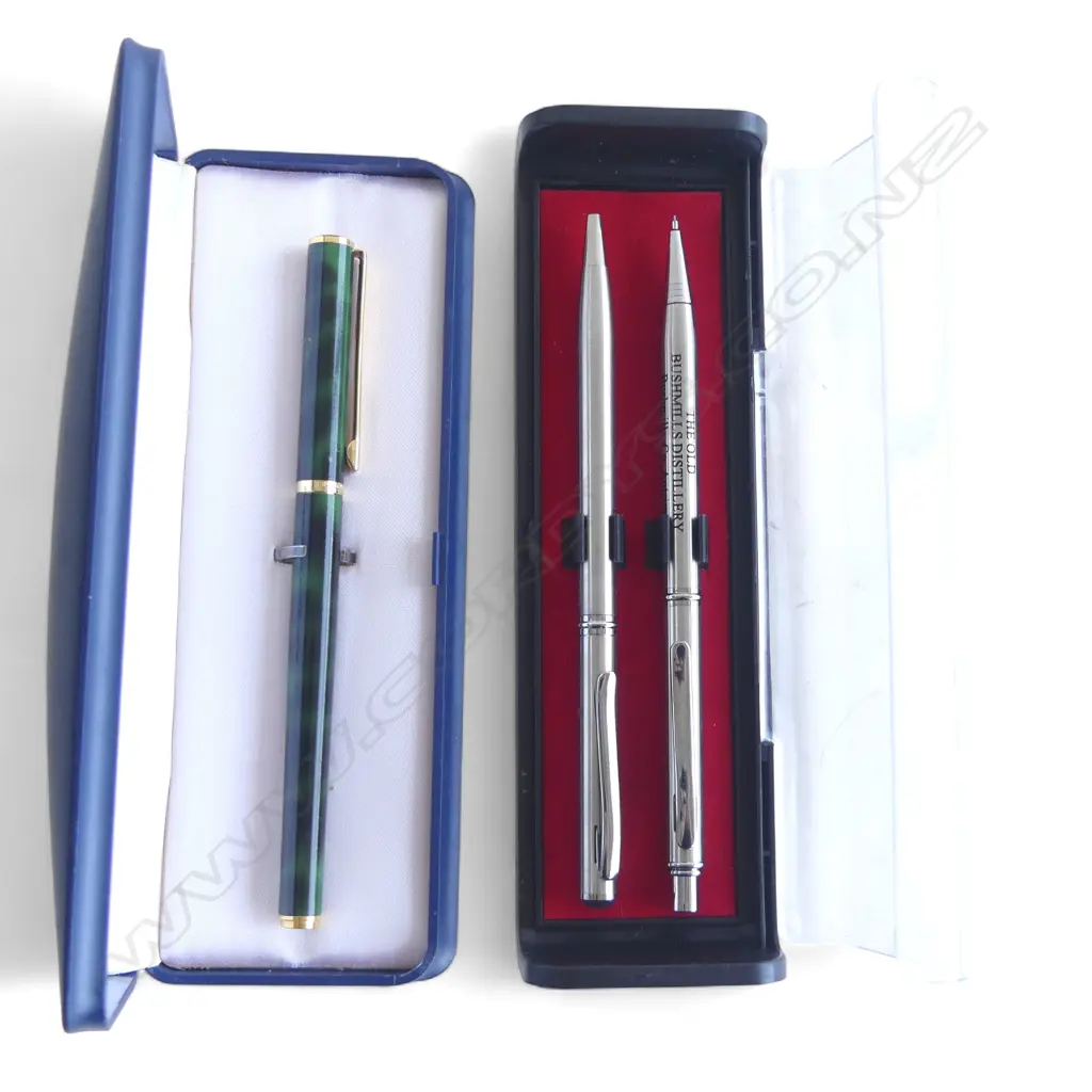 CASED RONSON PEN + THE OLD BUSHMILLS DISTILLERY PEN & PENCIL SET Image 1++