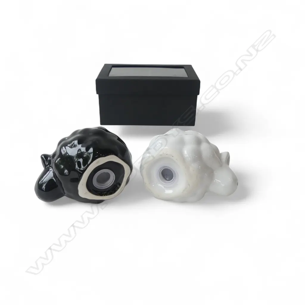 SHEEP SET SALT & PEPPER WITH BOX Image 1++