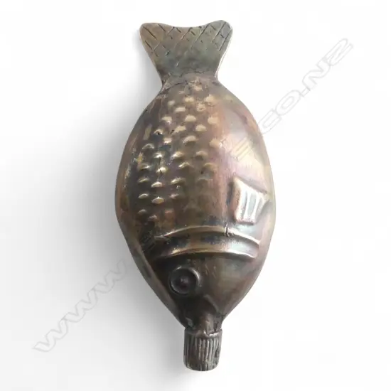   SOLID BRONZE SOY SAUCE FISH MINIATURE ORNAMENT. L.70mm