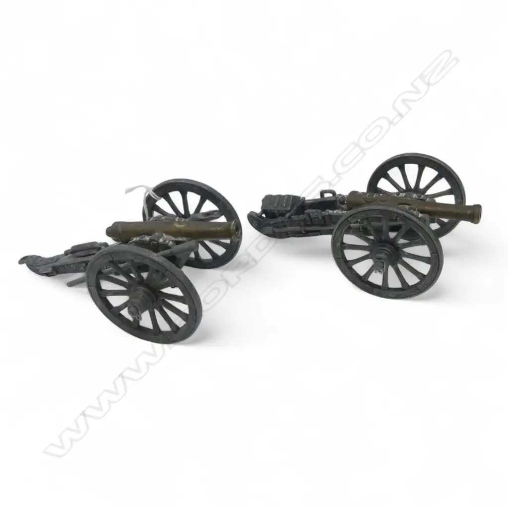 2 DIECAST CANNONS  Image 1++